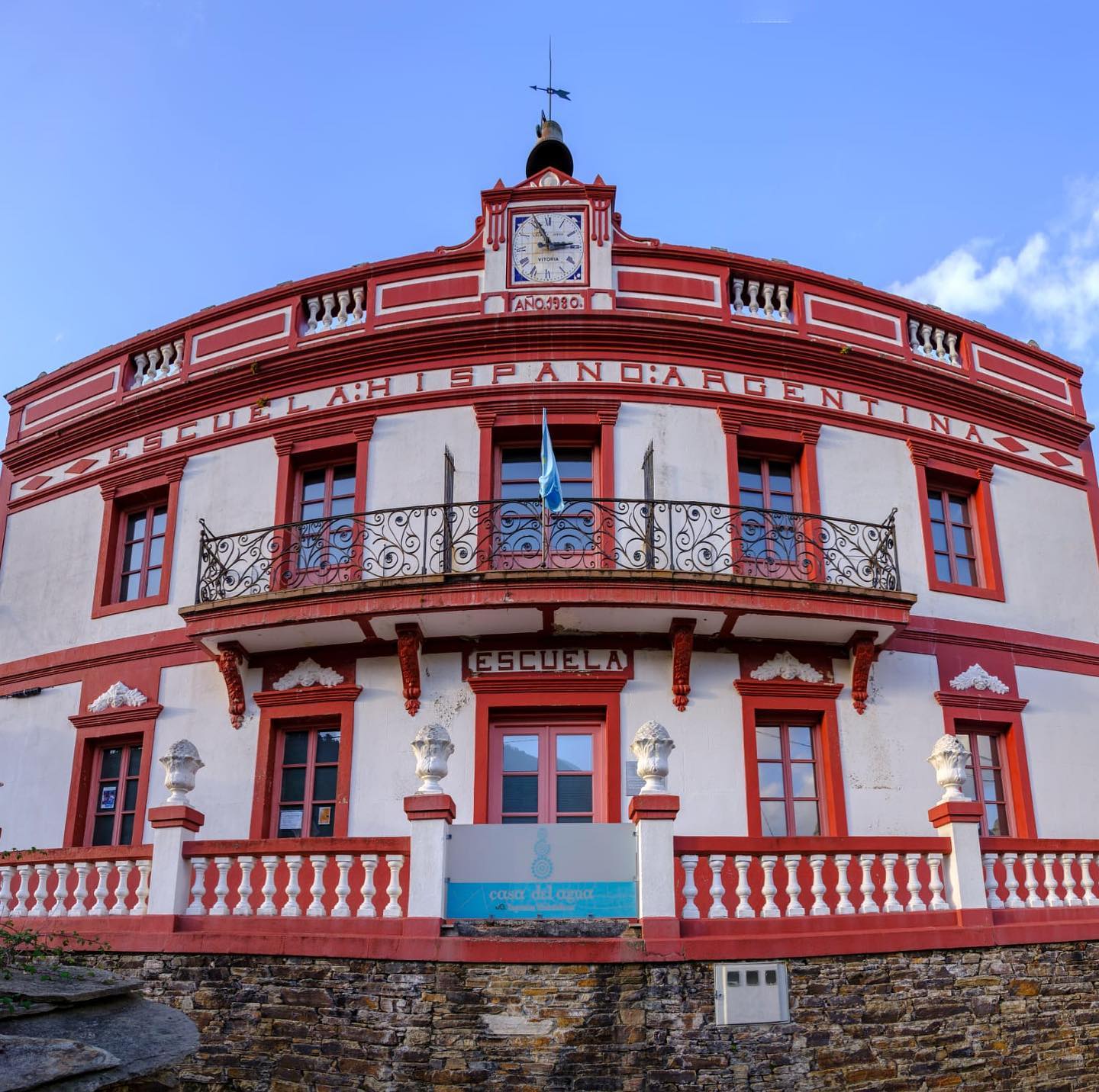 Fachada de la Casa del Agua